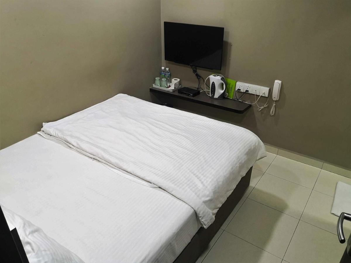 Tropika Garden Hotel Kulai Johor Bahru Extérieur photo
