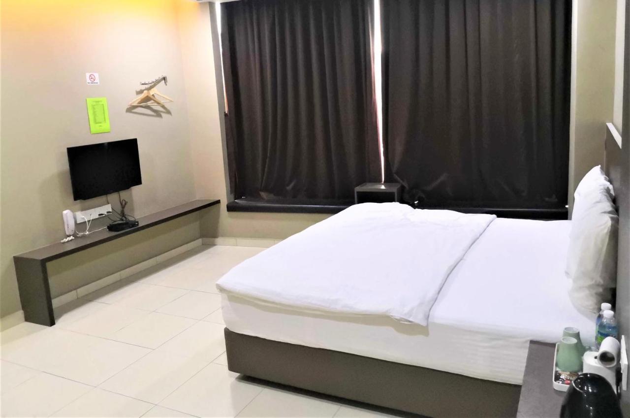 Tropika Garden Hotel Kulai Johor Bahru Extérieur photo