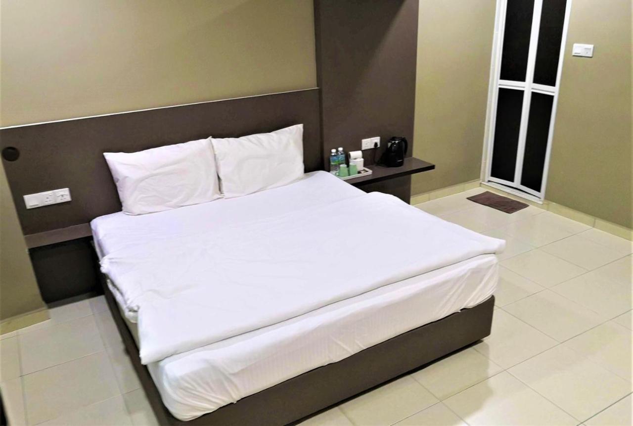 Tropika Garden Hotel Kulai Johor Bahru Extérieur photo