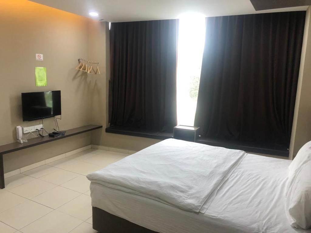Tropika Garden Hotel Kulai Johor Bahru Extérieur photo